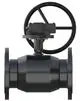 Kugelhahn mit einem großen Handrad zur Betätigung. Die schwarze Oberfläche zeigt klare Konturen. Produkt von Danfoss für Rohrleitungsanwendungen.